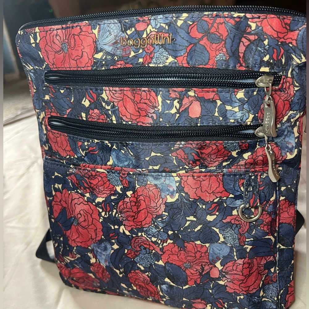 Baggallini Chelsea Crossbody